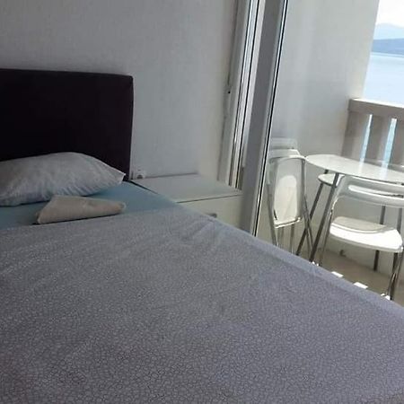 Bajo Apartmany Podgora Bagian luar foto